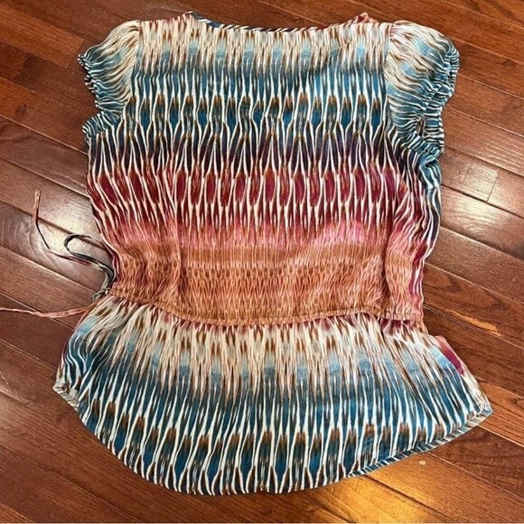 Beautiful colors chiffon peplum top size large - Picture 3 of 6